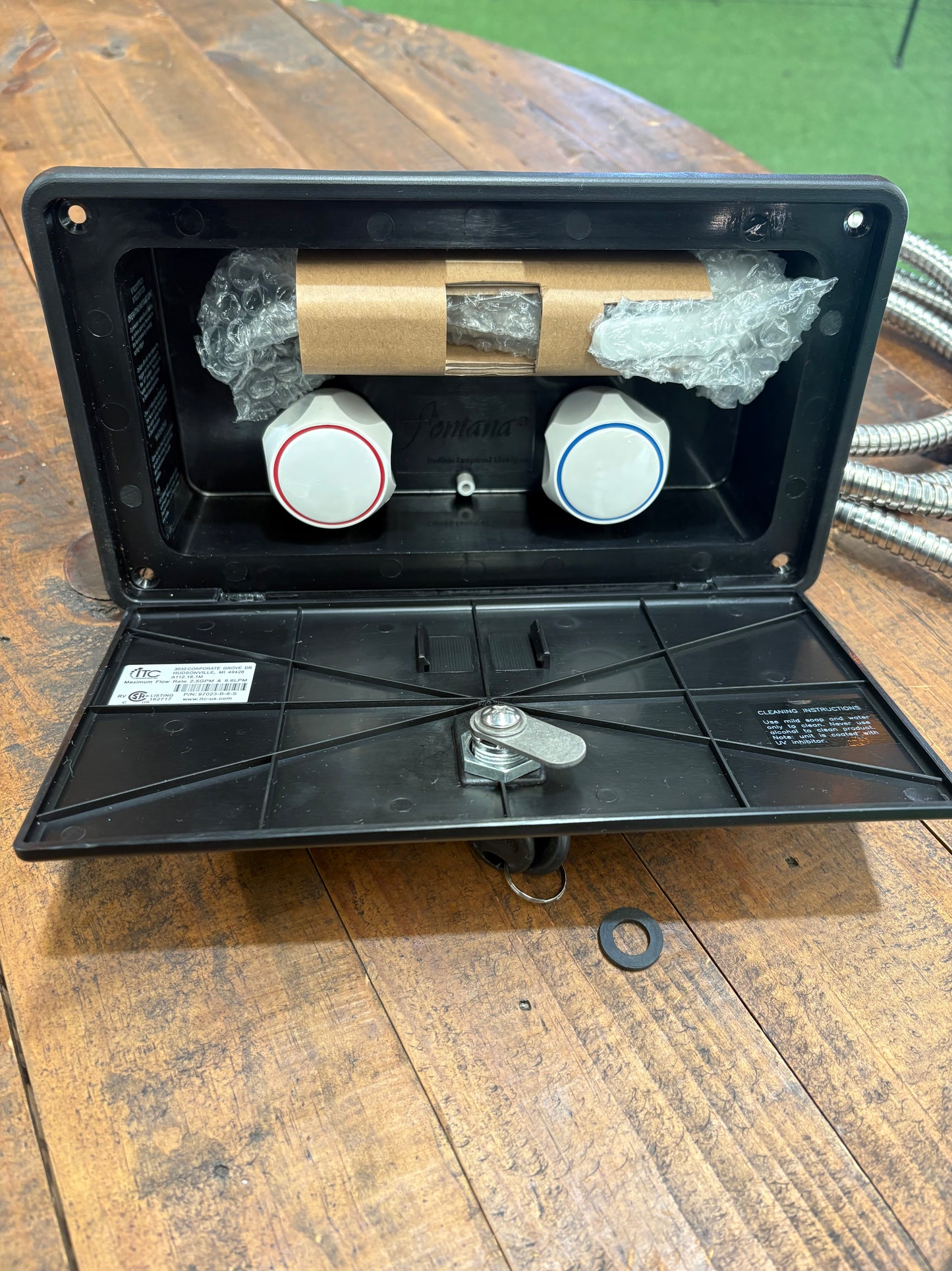 Outdoor Shower Box
