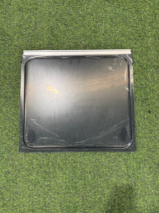 430 x 380 Blade Window Square Edge