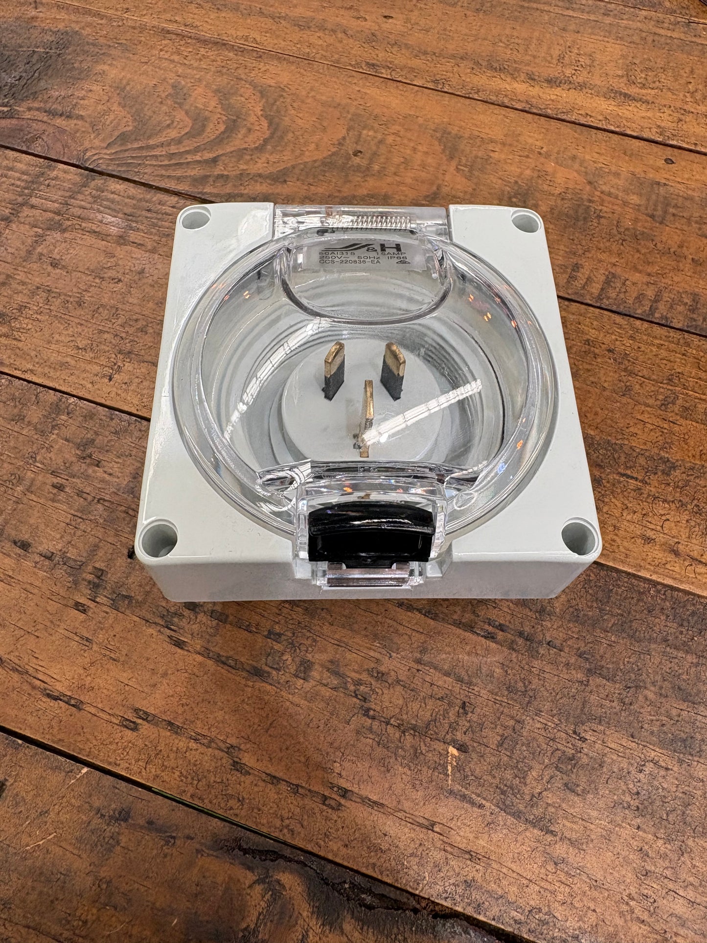 15amp Caravan Inlet Socket